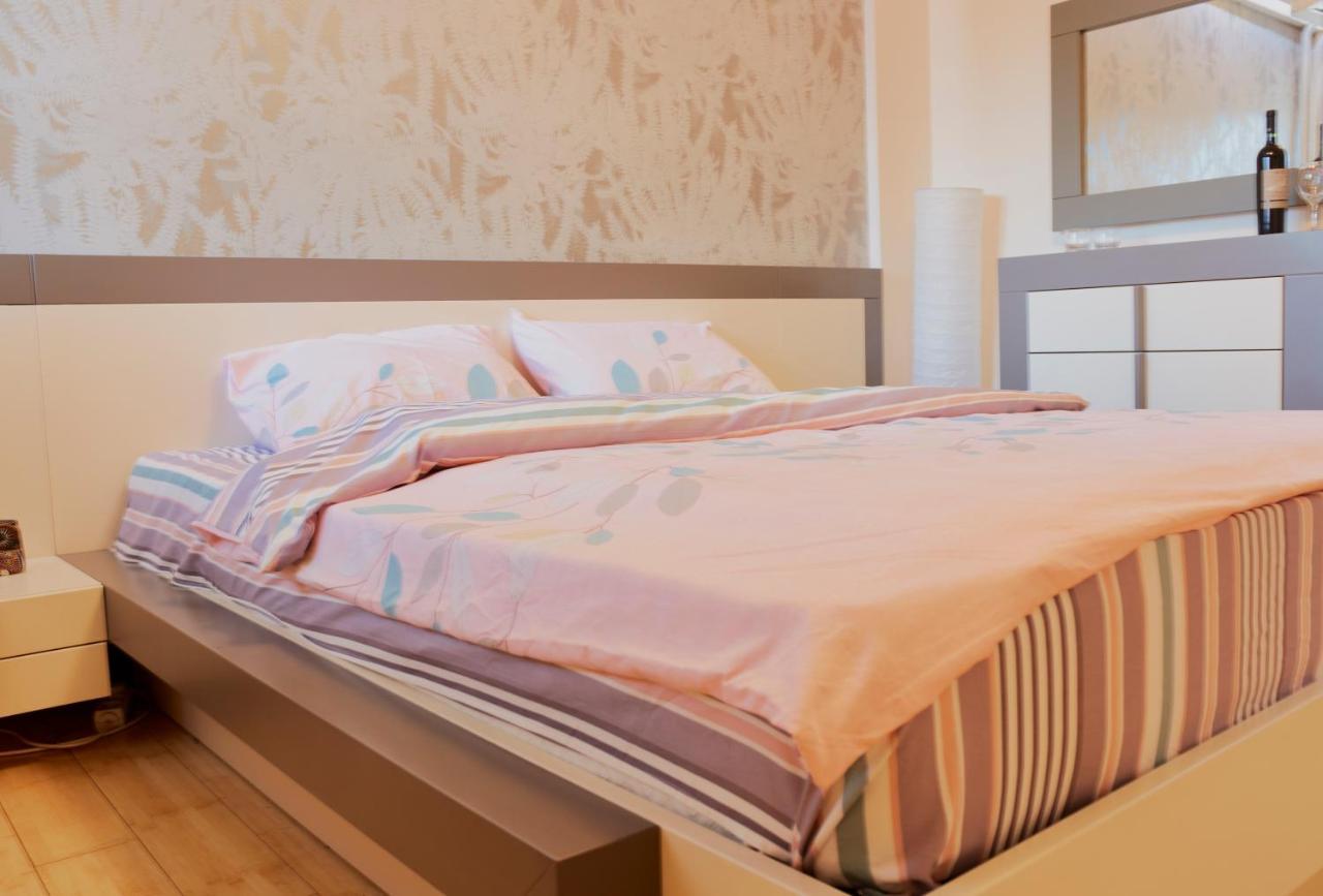Diamond Butterfly Apartment Skopje Buitenkant foto