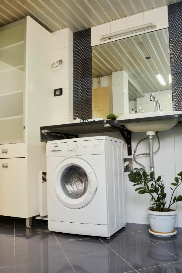 Diamond Butterfly Apartment Skopje Buitenkant foto